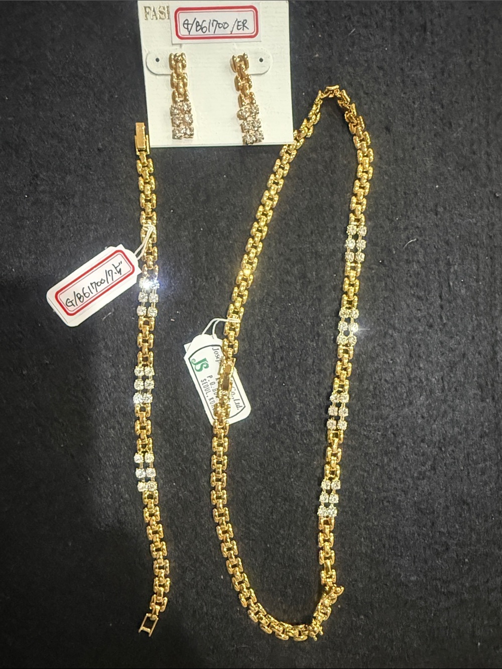 Gold Tone Women's Necklace and Bracelet Set with Crystal Accents